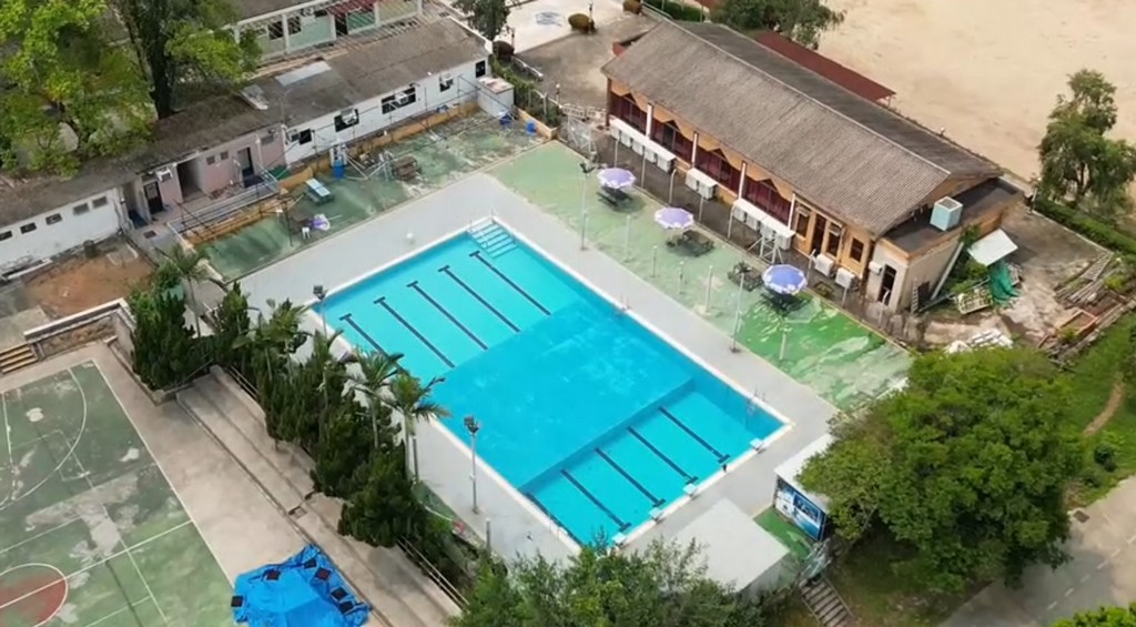 泳池